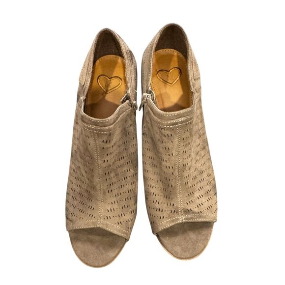 Madeline Girl “Wrenn” Open Toe Stacked Heel Booties – Size 10M - Picture 2 of 5